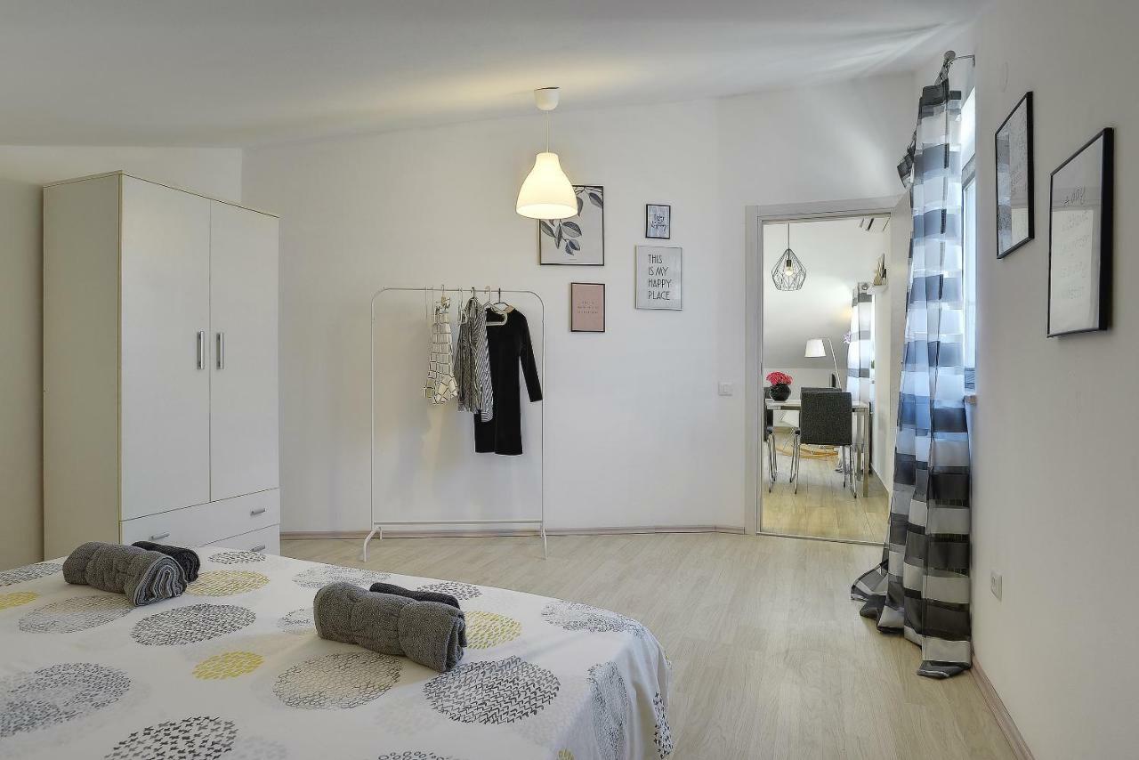 Apartment Niko Pola Esterno foto