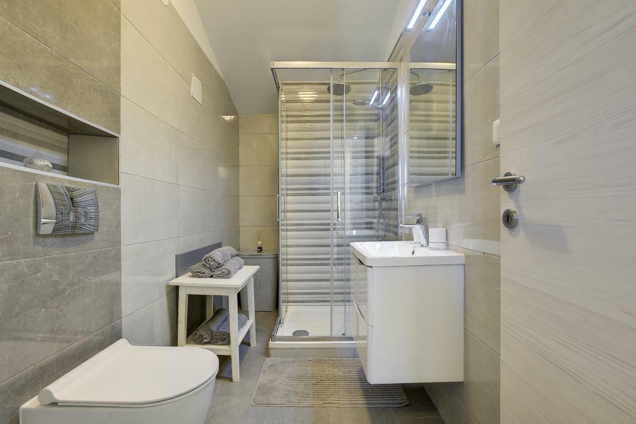 Apartment Niko Pola Esterno foto
